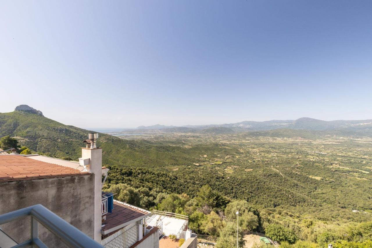 Mansarda Moro Appartement Baunei Buitenkant foto